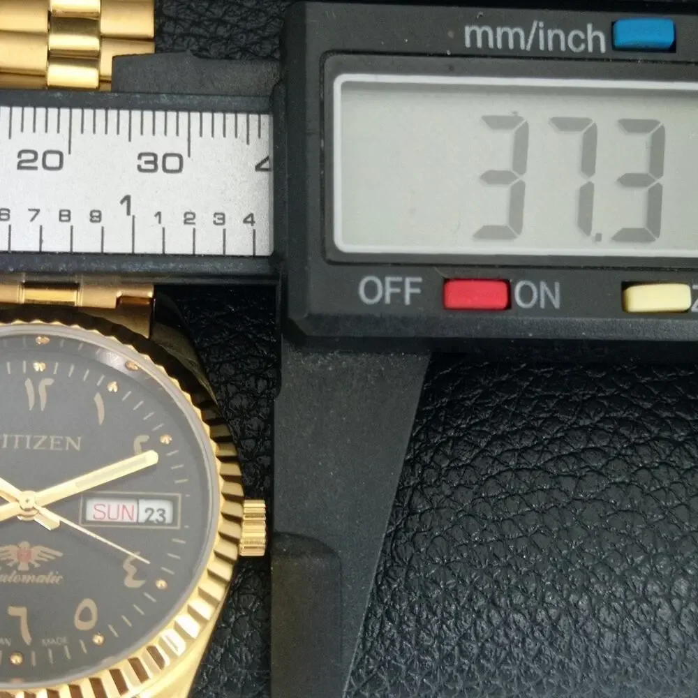 Vintage 1984 Citizen Automatic Mens Gold Watch W/daydate & Black accents